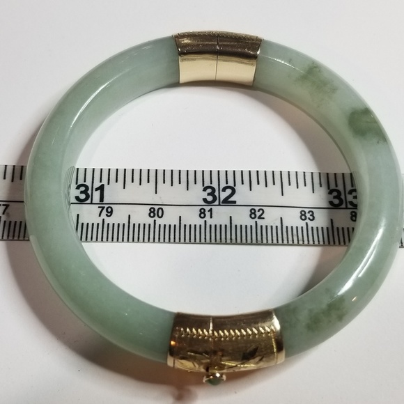 Antique 14K Gold and Green Jadeite Bracelet - Picture 4 of 8